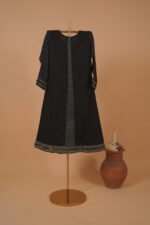 Black embroidered salwar suit set in cotton voil - Image 4