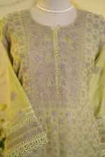 Lavender Ghas Patti & Jali Embroidered Ensemble - Image 3